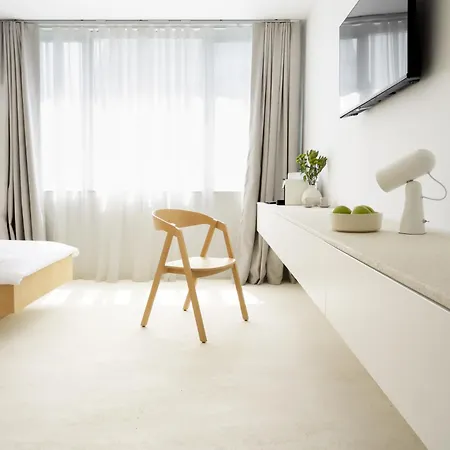 Hello - Free Parking And Pet Friendly ホテル