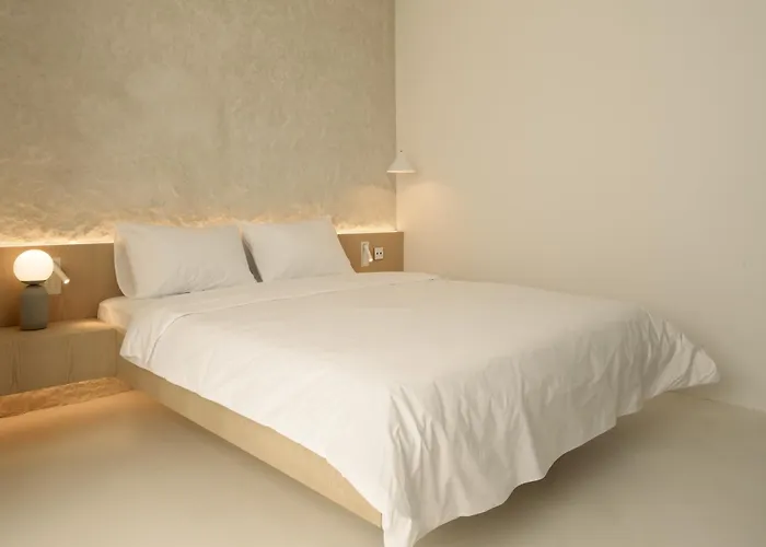 Hello - Free Parking And Pet Friendly 3*