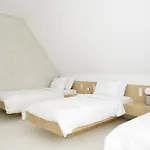 Hello - Free Parking And Pet Friendly 3*