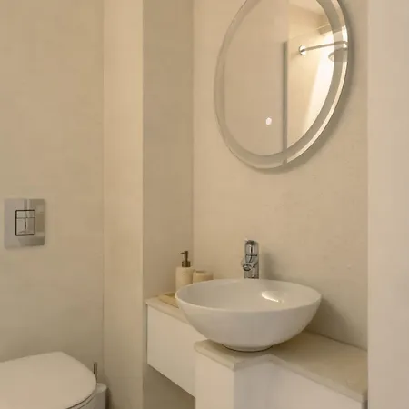 Ξενοδοχείο Hello - Free Parking And Pet Friendly 3*