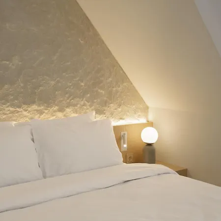Hello - Free Parking And Pet Friendly 3*