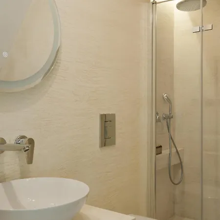 Hello - Free Parking And Pet Friendly