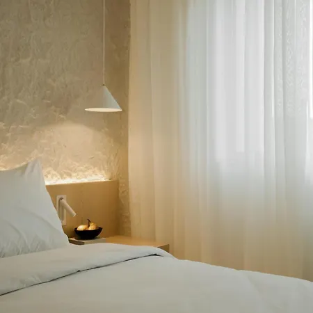 Hello - Free Parking And Pet Friendly 3*